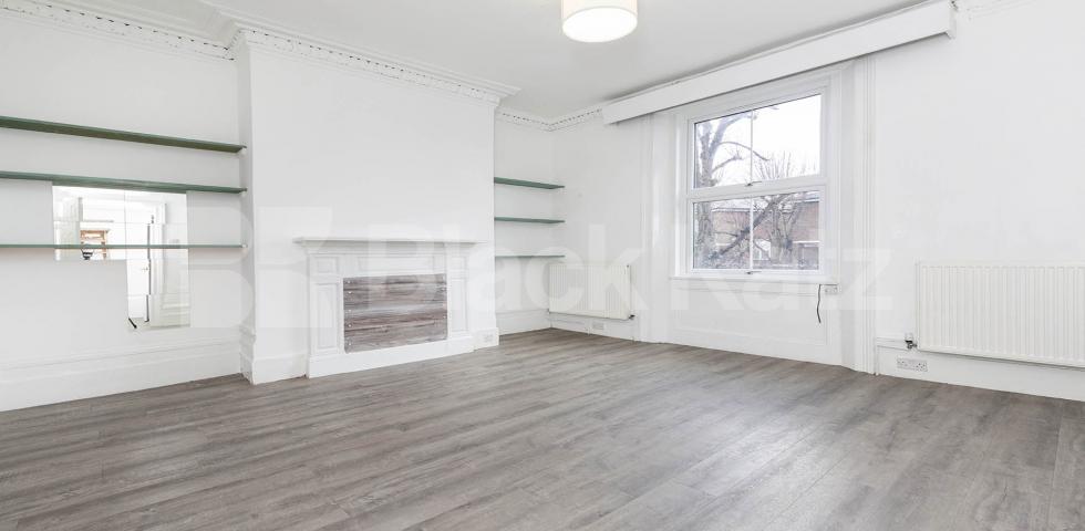 Split over two floors a large 3 bedroom apartment with kitchen diner Hungerford Road, Hillmarton Conservation Area 